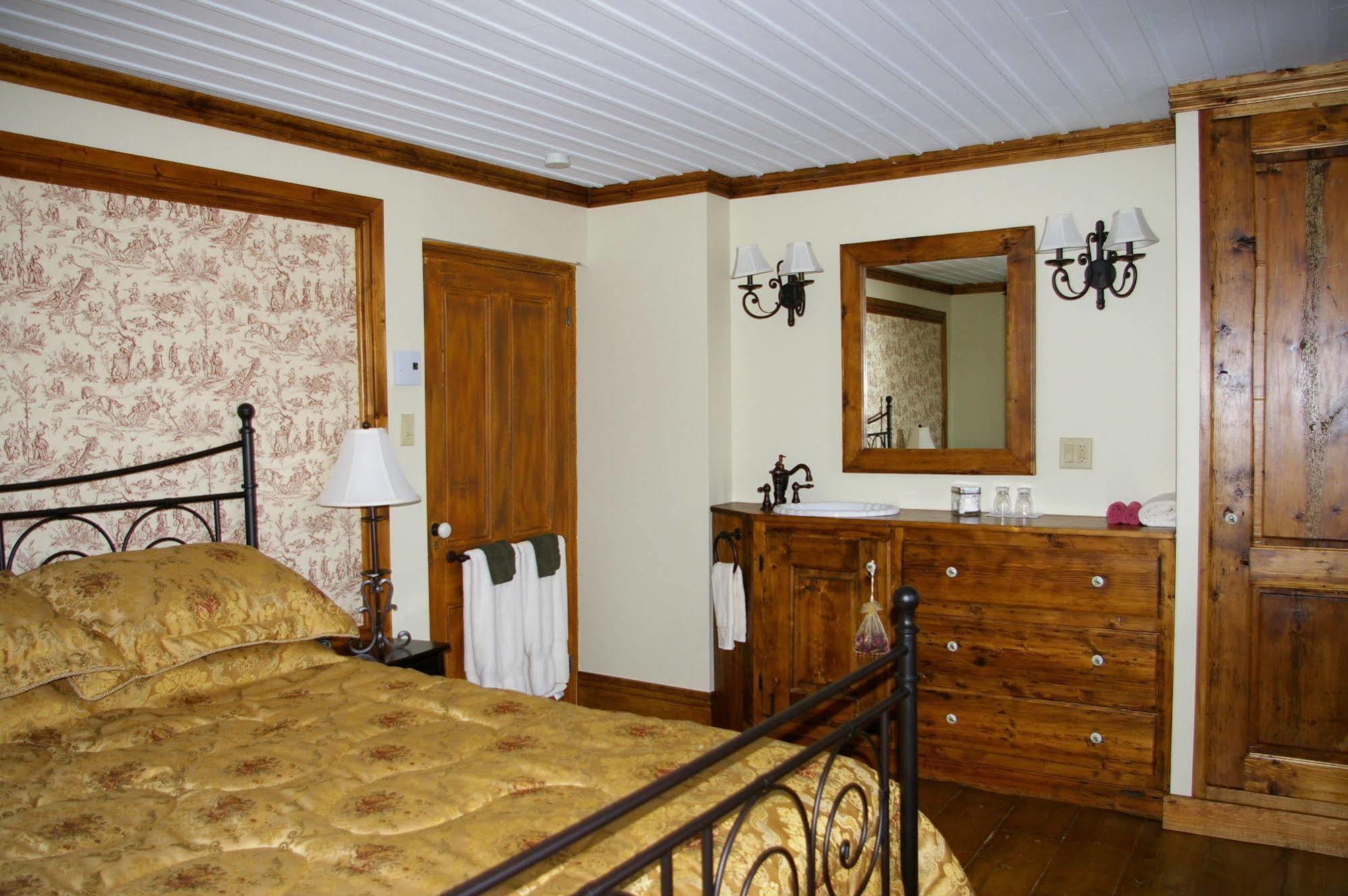 Auberge Du Maitre Forgeron Beaupré Екстериор снимка