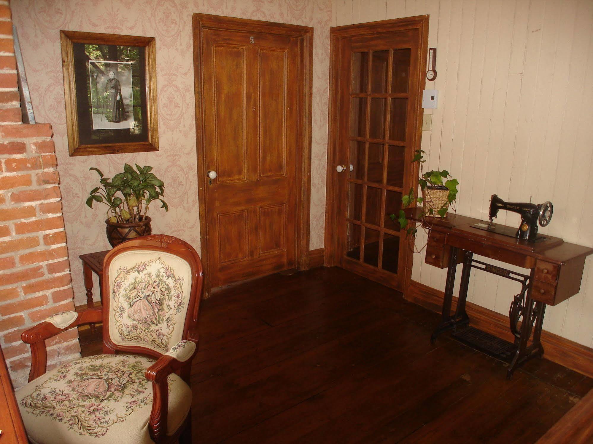 Auberge Du Maitre Forgeron Beaupré Екстериор снимка