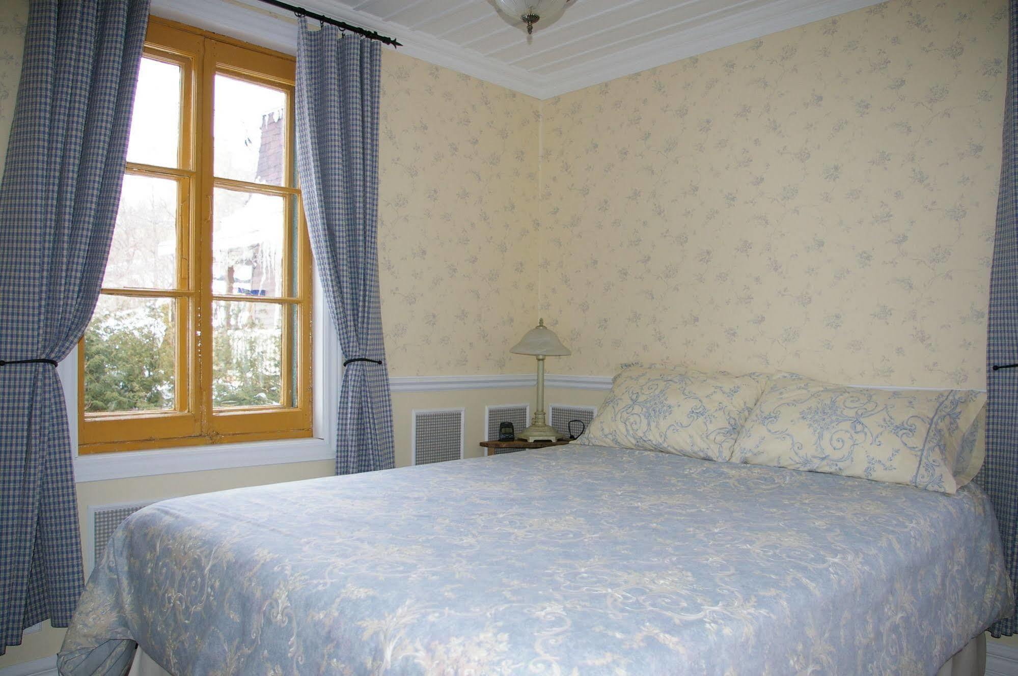 Auberge Du Maitre Forgeron Beaupré Екстериор снимка