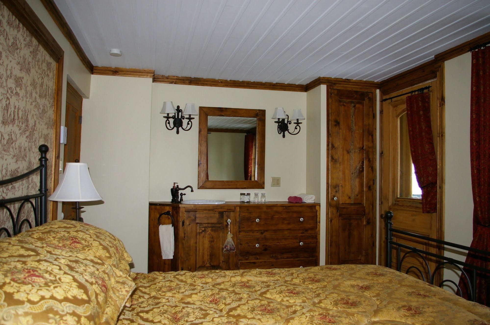 Auberge Du Maitre Forgeron Beaupré Екстериор снимка